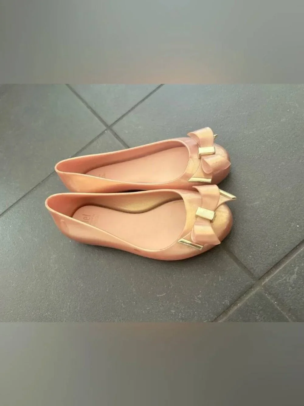 LIKE NEW Mini Melissa DREAMED BY BOW ROSE GOLD PINK SHOES SIZE 2